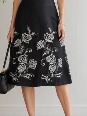 Ann Taylor 14 black-white embroidered floral A-line plus size cotton midi skirt